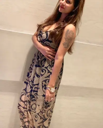 Katangi Escort